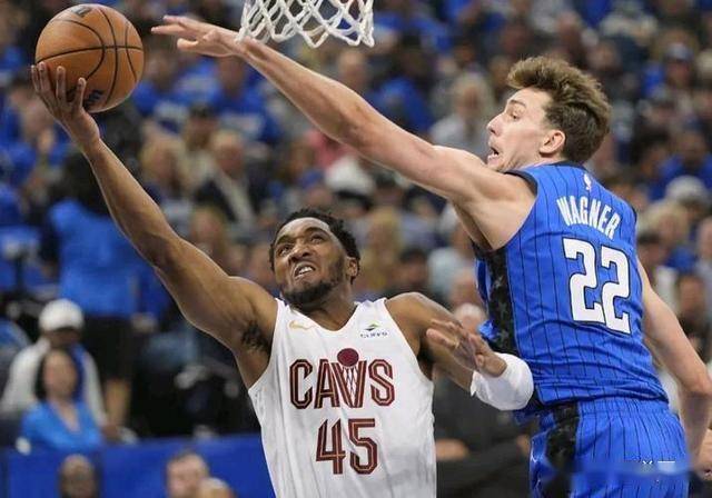 关于转折点！金州勇士刷新队史纪录，NBA季后赛关键时刻攻防权衡，话题不断，细节决定成败的信息