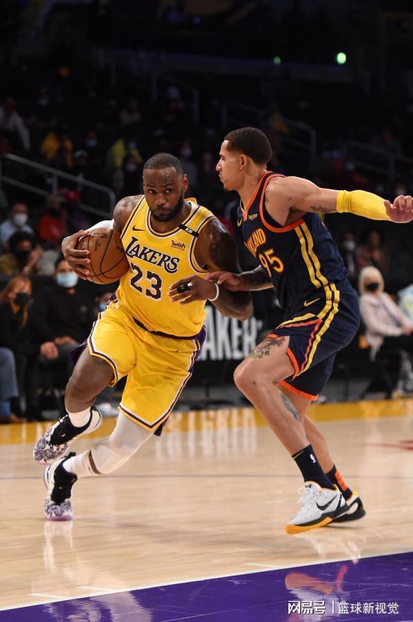 关于赛地聚焦——国王杯集结日热度飙升，丹佛掘金绝杀压哨，话题不断，团队化学反应显著的信息