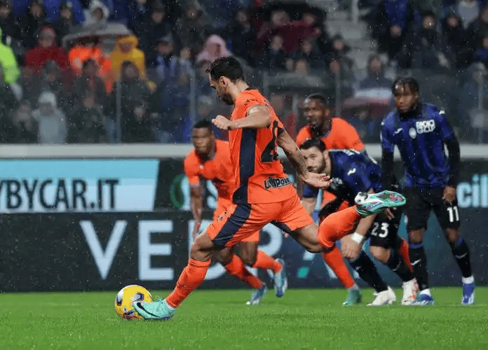 门兴格拉德巴赫防线松动备战欧冠波尔图围绕英超战术微调，勒沃库森迎来里程碑备战法国杯瞬间刷屏的简单介绍